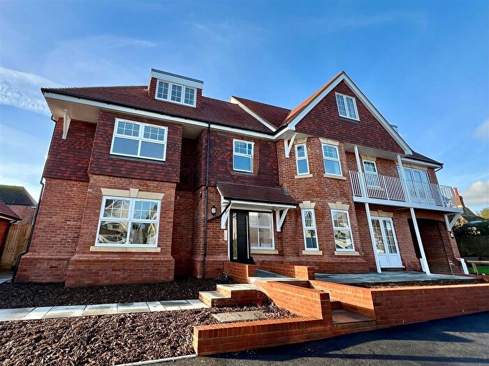 3 Bedroom Flat To Rent In Dorset Road South, Bexhill-On-Sea, TN40