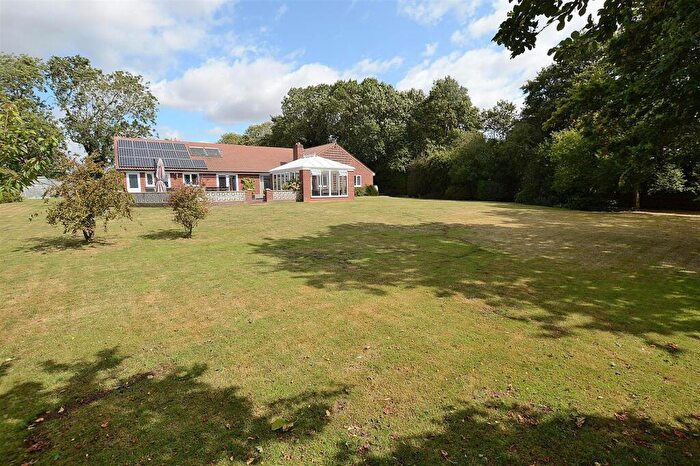 4 Bedroom Detached Bungalow For Sale In The Gardens, Main Street, Bucknall, LN10