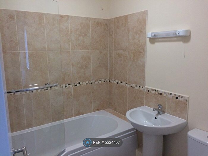 2 Bedroom Flat To Rent In Castle Street, Shrewsbury, SY1