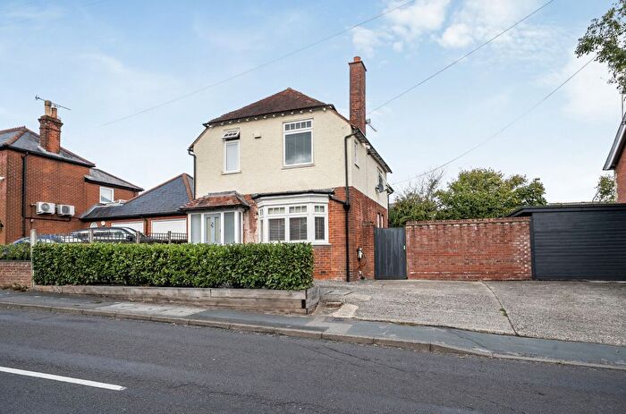 5 Bedroom Detached House For Sale In Upper Hale Road, Farnham, Surrey, GU9
