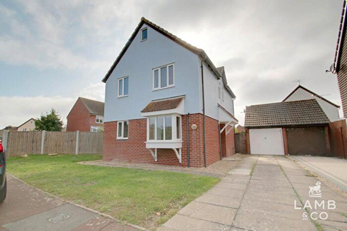 3 Bedroom Detached House To Rent In Plymouth Road, Martello Bay, CO15