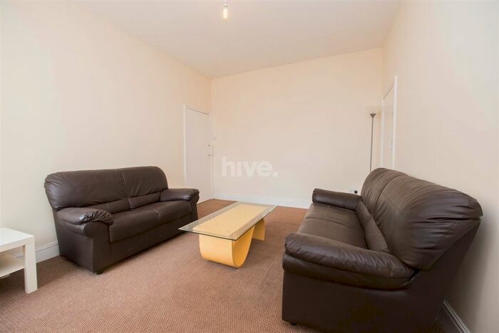 3 Bedroom Flat To Rent In Hazelwood Avenue, Jesmond, Newcastle Upon Tyne NE2