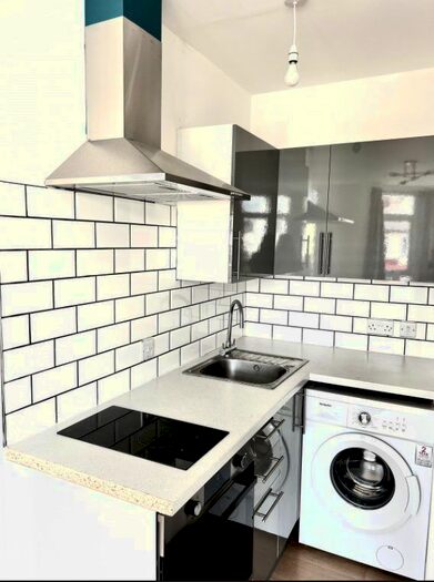 1 Bedroom Studio To Rent In Ellenborough Road, London, N22