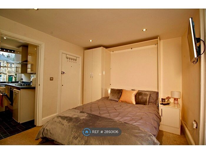 Studio To Rent In St. Georges Place, Bath, BA1