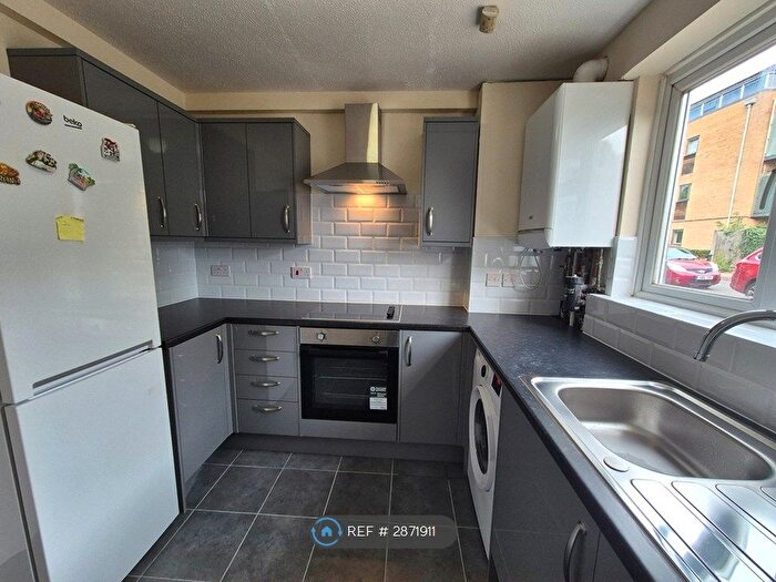2 Bedroom Flat To Rent In Thomas A Beckett Close, Wembley, HA0