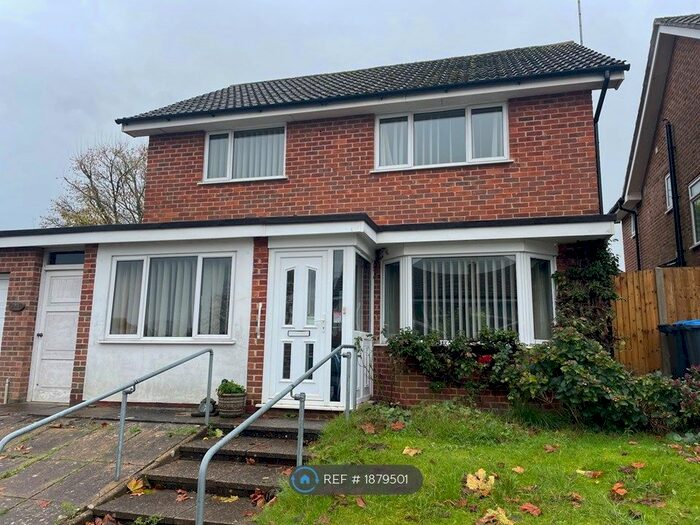 4 Bedroom Detached House To Rent In Grovelands Close, Burgess Hill, RH15