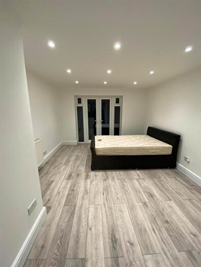 Studio To Rent In Lancaster Road, London, N4