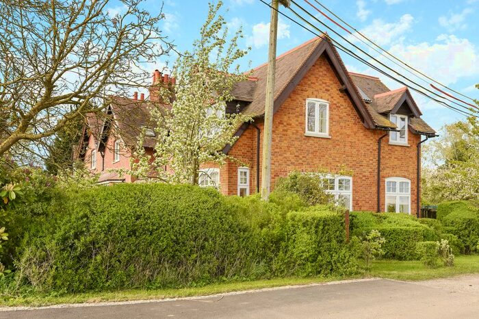 5 Bedroom Cottage To Rent In Buckingham Road, Weedon, Aylesbury, HP22