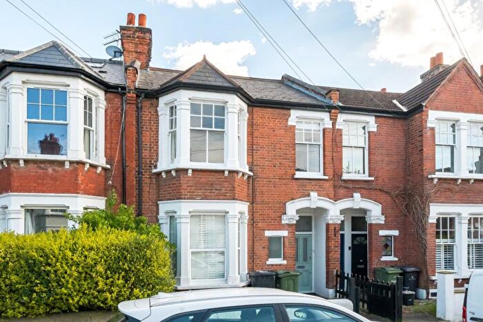 2 Bedroom Flat For Sale In Cambray Road, London, SW12