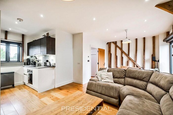 2 Bedroom House For Sale In Sewardstone Road, Waltham Abbey, E4