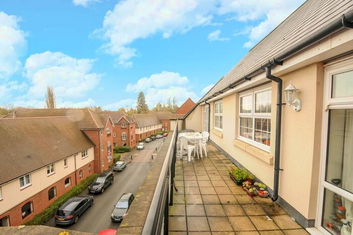 2 Bedroom Flat To Rent In Abingdon, Oxfordshire, OX14