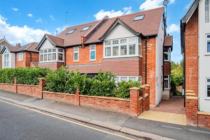 1 Bedroom Apartment For Sale In Fairdene Road, Coulsdon, CR5