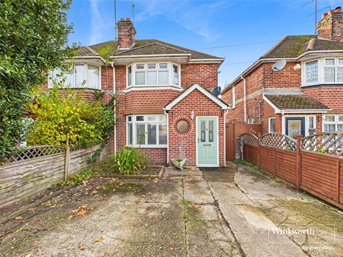 2 Bedroom Semi Detached House For Sale In Elgar Road South, Reading, Berkshire, RG2