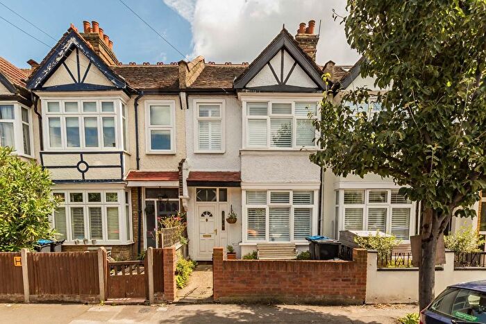 2 Bedroom Property To Rent In Gore Road, London, SW20