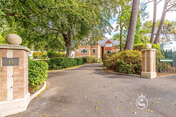 2 Bedroom Flat For Sale In No Chain- Whiteladies, Anthonys Avenue, Lilliput, Poole, BH14