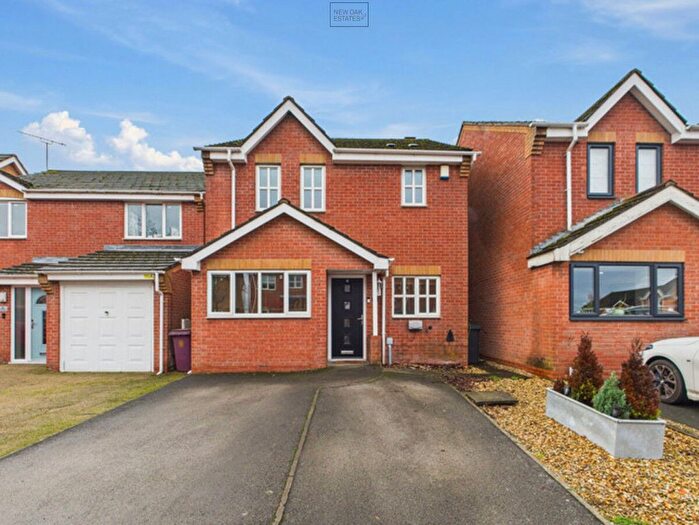 3 Bedroom Detached House For Sale In Worcester Close, Clay Cross, S45