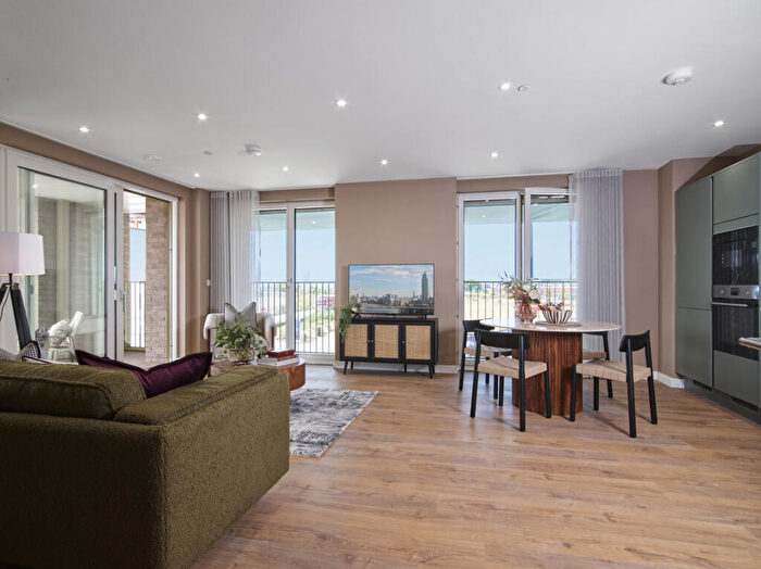 2 Bedroom Apartment For Sale In Fielders Quarter Fielders Crescent Barking London, IG11