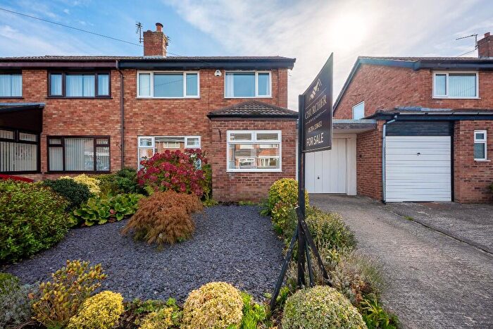 3 Bedroom Semi-Detached House For Sale In Rivington Drive, Burscough, L40