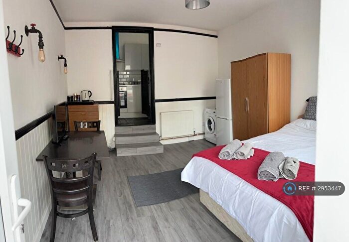 Studio To Rent In Station Road, Portslade, BN41