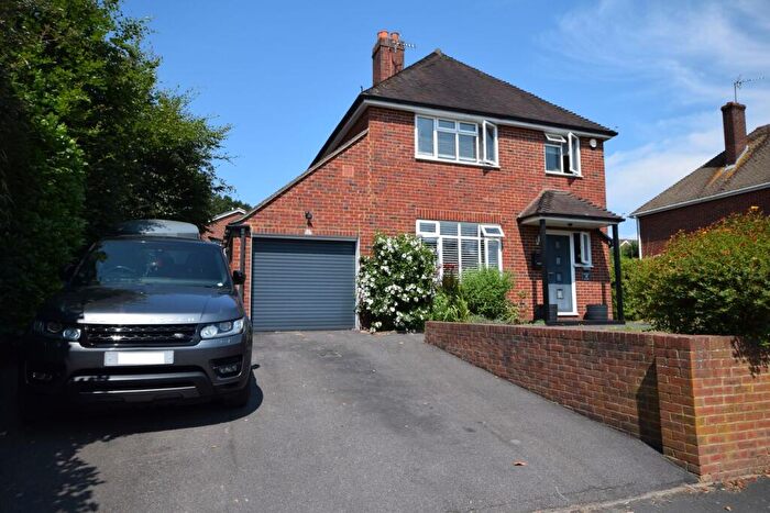 4 Bedroom Detached House For Sale In Alma Way, Farnham, Surrey, GU9