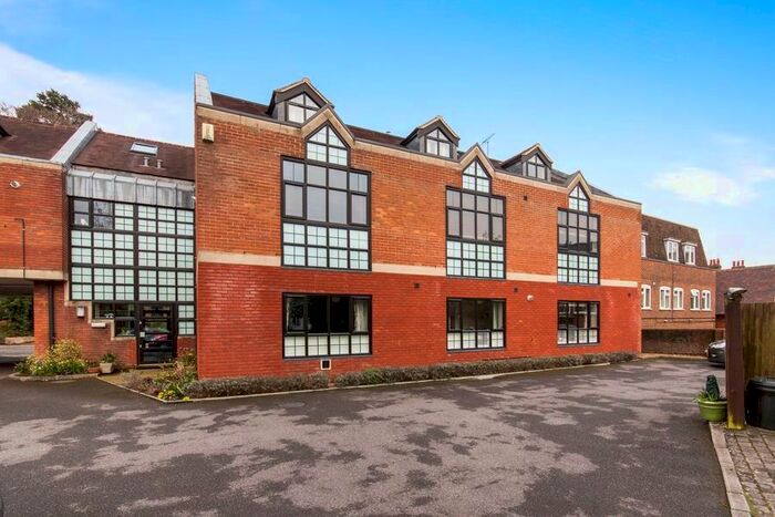 1 Bedroom Flat To Rent In Milton Road, Wokingham, RG40