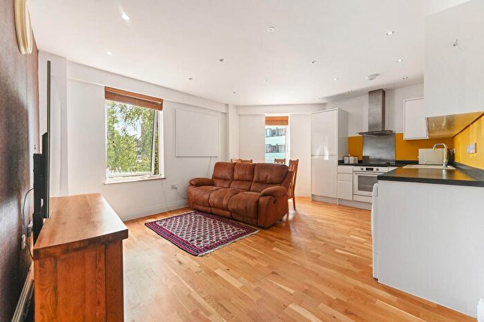 2 Bedroom Apartment For Sale In Marshalls Court, Marshalls Road, SM1