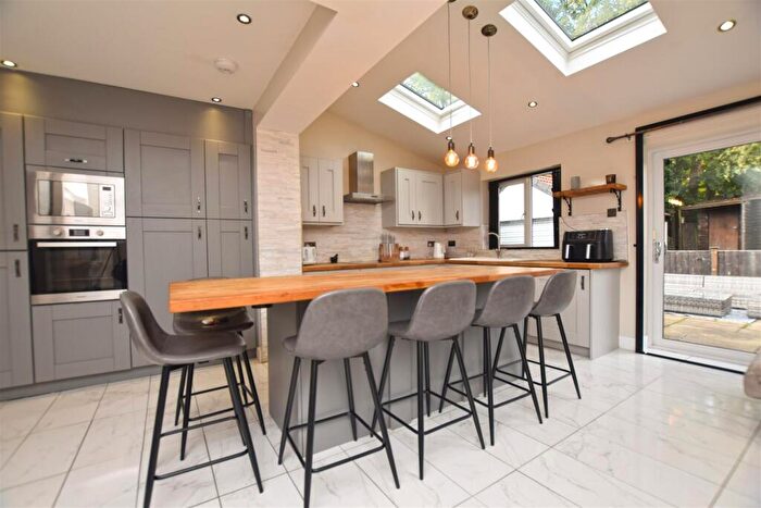 3 Bedroom Semi-Detached House For Sale In Boardman Fold Road, Alkrington, M24