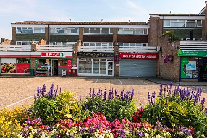 3 Bedroom Property To Rent In Turners Place, Holmer Green, HP15