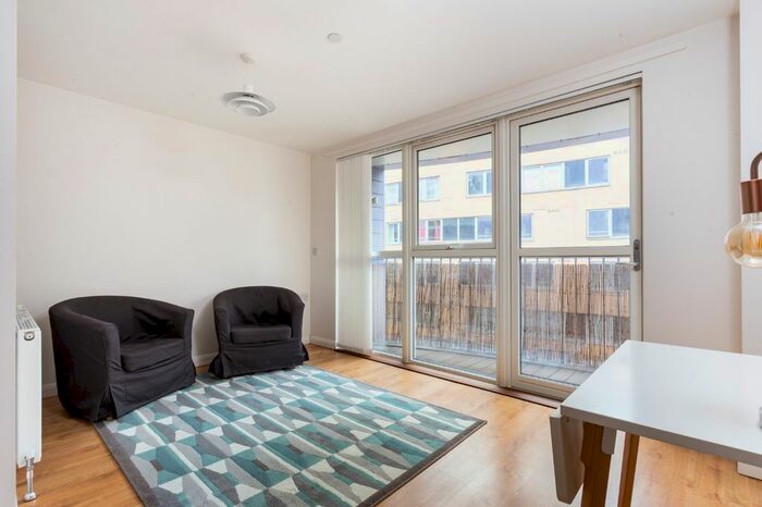 1 Bedroom Flat To Rent In Queensland Road, Islington, N7