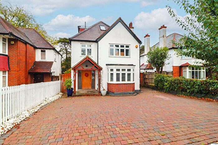5 Bedroom Detached House For Sale In Sandy Lane South, Wallington, SM6