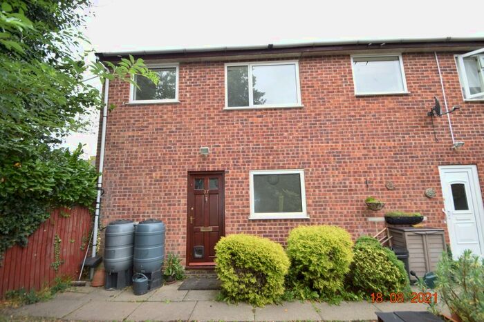 2 Bedroom Semi-Detached House To Rent In Cherry Close, Norwich, NR1