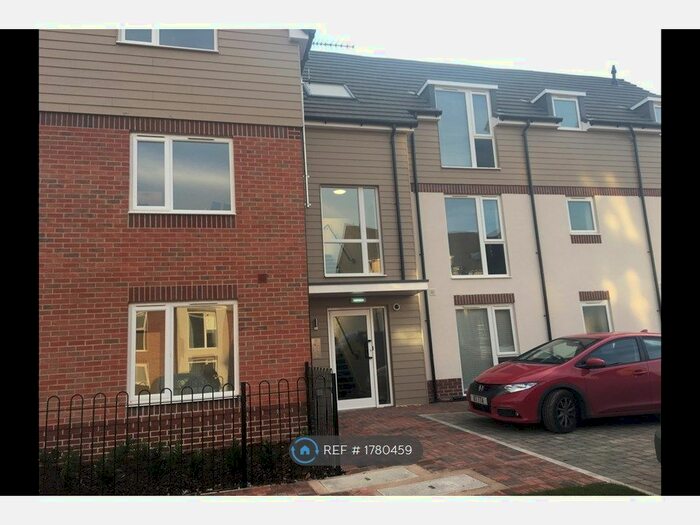 2 Bedroom Flat To Rent In Marigold House, Rugby, CV21