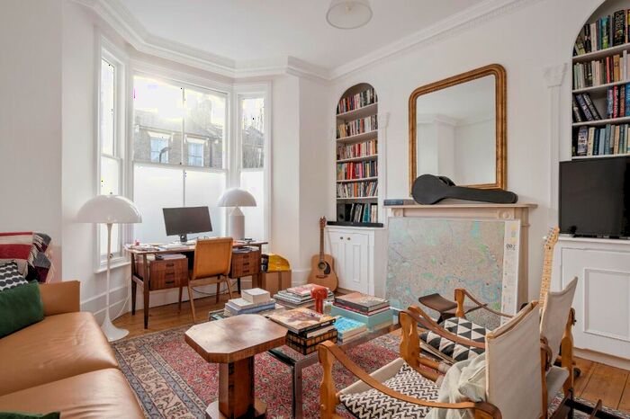 4 Bedroom Semi-Detached House To Rent In Southborough Road, London, E9