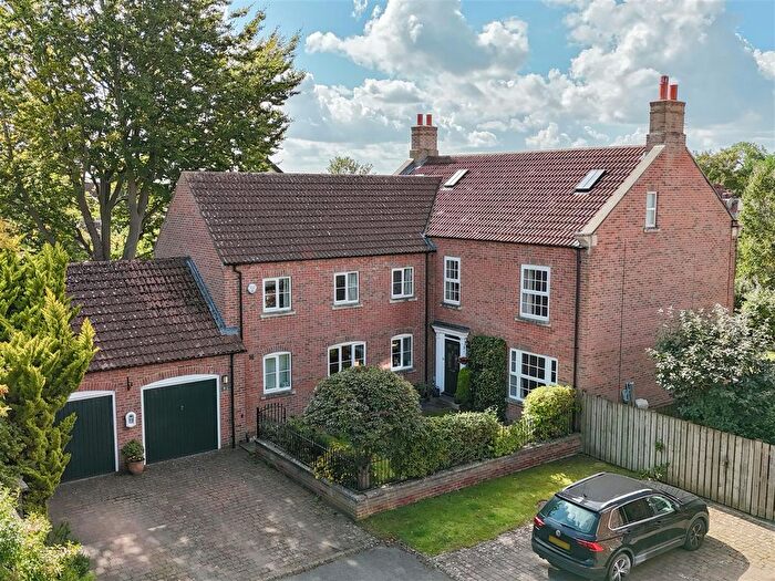 6 Bedroom Detached House For Sale In Gill Croft Court, Easingwold, York, YO61