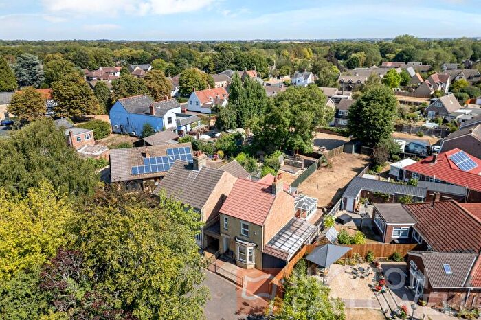 2 Bedroom Link Detached House For Sale In Chapel Lane, Werrington Village, Peterborough, PE4