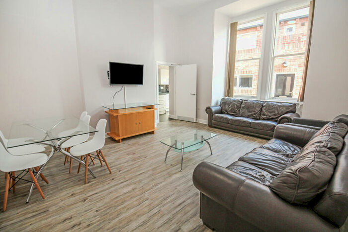 6 Bedroom Apartment To Rent In Clarendon Road, Leeds, LS2