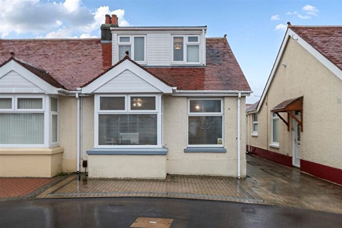 4 Bedroom Semi Detached Bungalow For Sale In Arundel Road, Gosport, PO12
