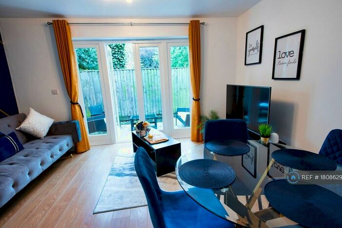 2 Bedroom Semi-Detached House To Rent In Eldon Terrace *Shorttermrental*, Reading, RG1