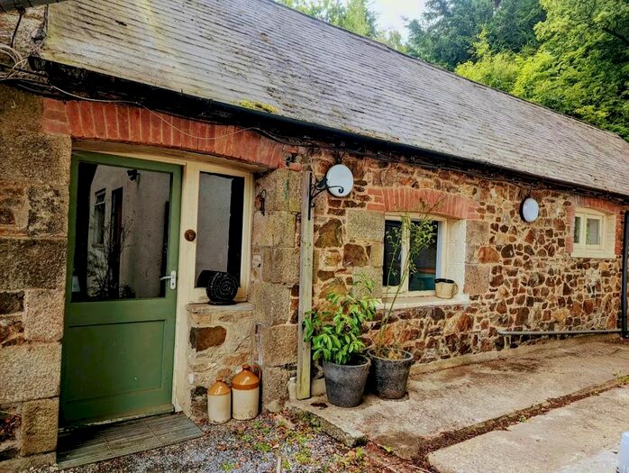 4 Bedroom Semi-Detached Bungalow To Rent In The Edgemoor Hotel, Bovey Tracey, Newton Abbot, TQ13