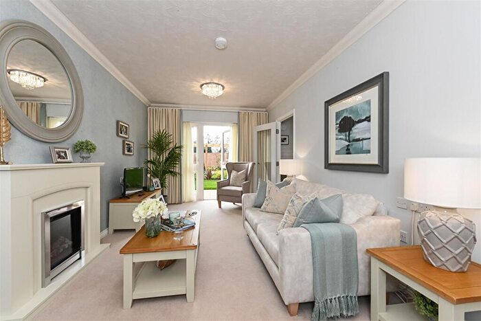 2 Bedroom Retirement Property To Rent In Otter Lodge, Honiton, EX14