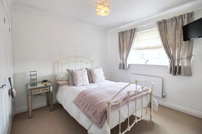 4 Bedroom Detached House For Sale In Myrrfield Road, Bishopdown, SP1