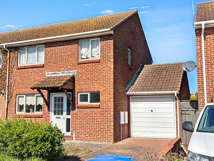 3 Bedroom Detached House For Sale In Broomfield Crescent, Margate, CT9