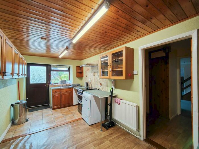 6 Bedroom Detached House For Sale In GlynYMel Road, Lower Town