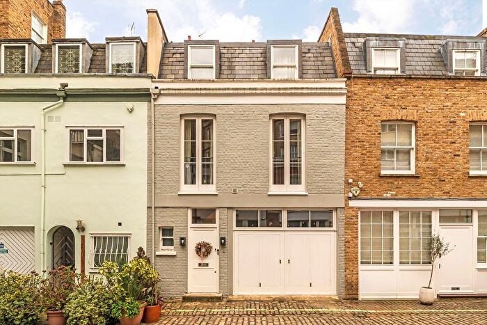 3 Bedroom Property For Sale In Princes Mews, Notting Hill, W2