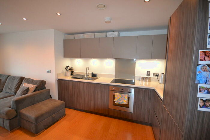 2 Bedroom Flat To Rent In Chingford Mount Road, London, E4