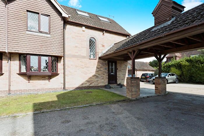 4 Bedroom Semi-Detached House For Sale In Brookview, Copthorne, Crawley, RH10