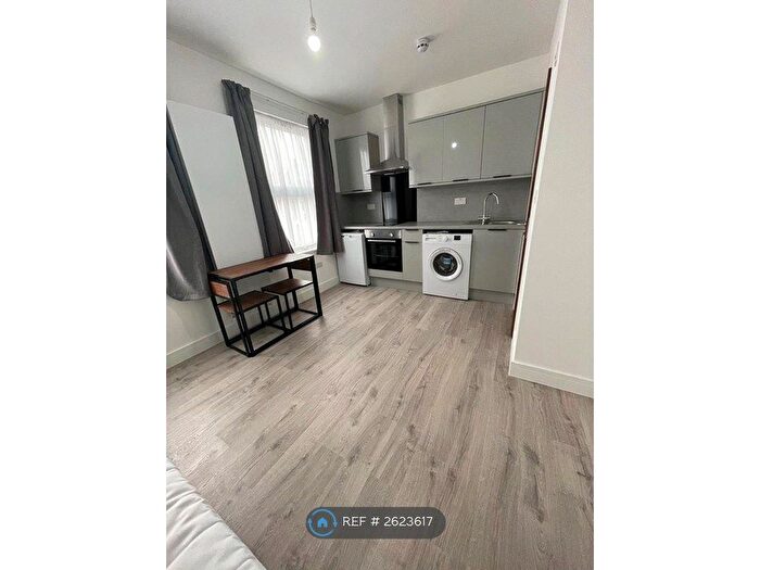 Studio To Rent In Huxley Road, London, N18