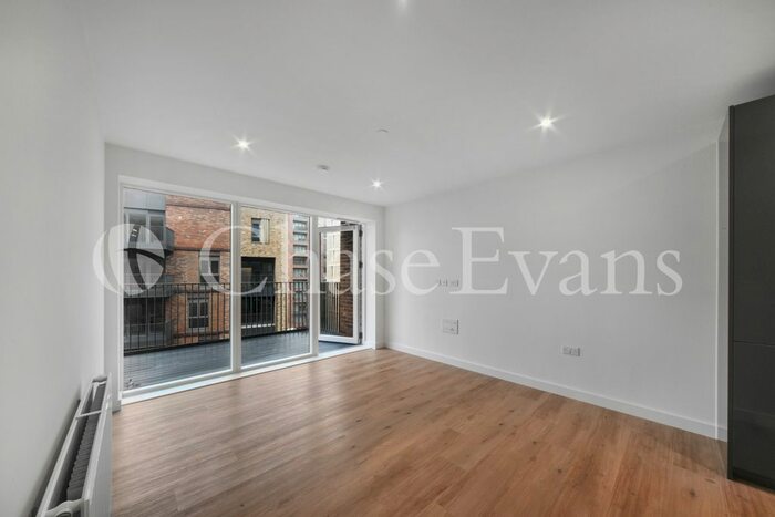 2 Bedroom Flat To Rent In Beeley House, Clarendon, Haringey, N8