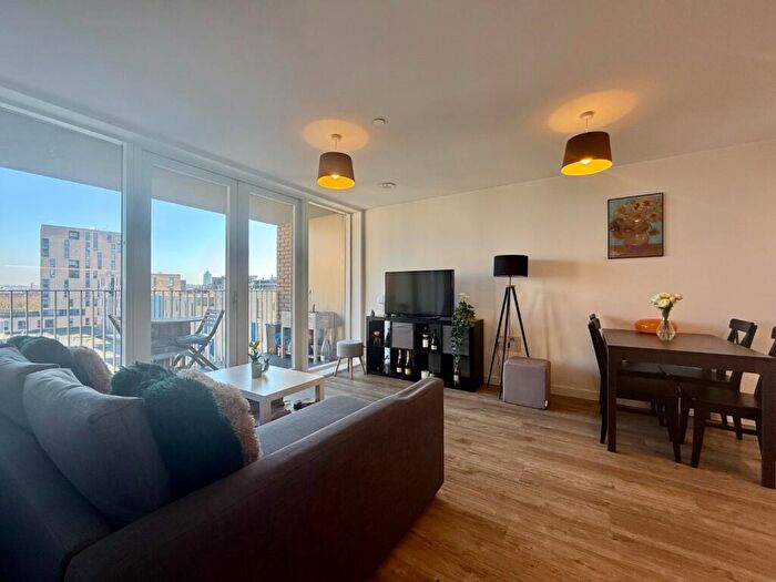 2 Bedroom Apartment To Rent In Bond House, New Cross, SE14