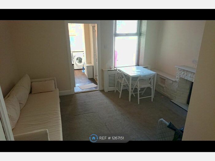 1 Bedroom Flat To Rent In East Donington St, Darvel KA17